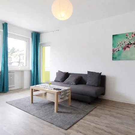 Geraeumige Mit Balkon In