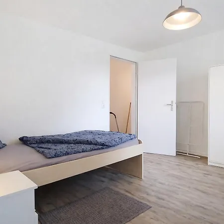 Geraeumige Mit Balkon In Apartamento Bielefeld