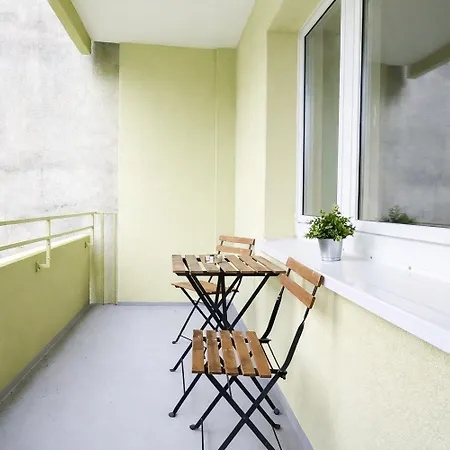 Apartamento Geraeumige Mit Balkon In