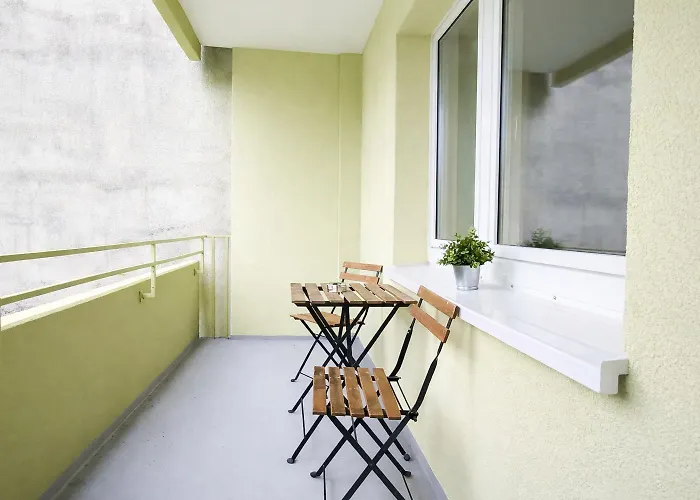 Appartement Geraeumige Mit Balkon In